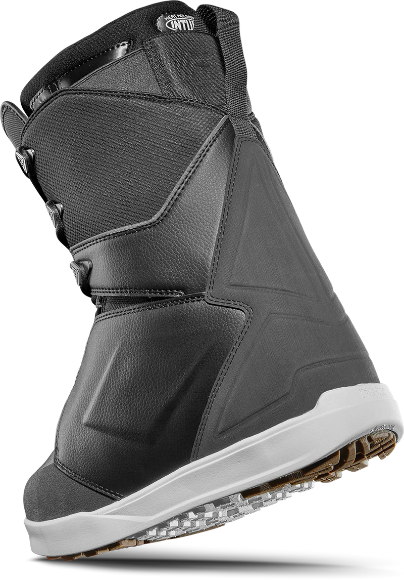 MEN-LASHED SNOWBOARD BOOTS
